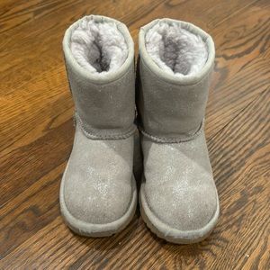 Toddler Girl Size 9 Uggs
